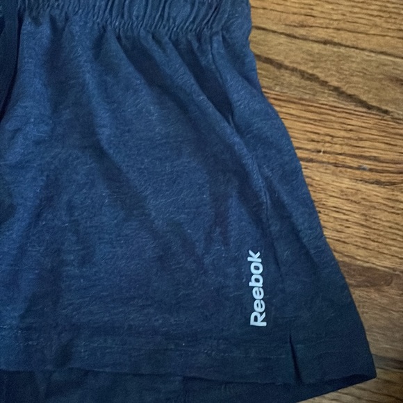 Woman’s Reebok shorts - Picture 2 of 4